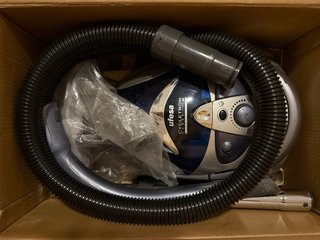 Aspirador Ufesa 2000W Sin Bolsa