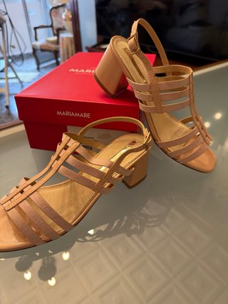 Sandalias de tacón nude-rosa , charol piel vuelta