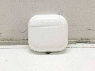 E747067-0 IN EAR APPLE AIRPODS 4 GEN