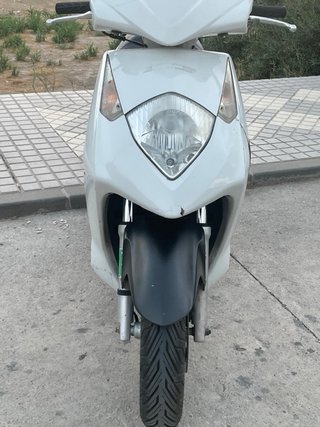 Honda Dylan 125 Blanca
