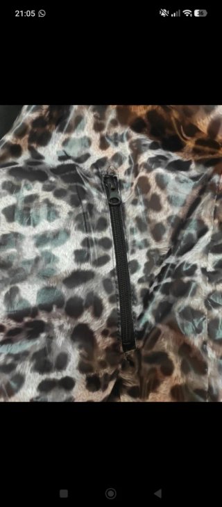 Bershka abrigo fino estampado leopardo