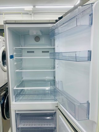 Nevera Beko con garantía transporte.