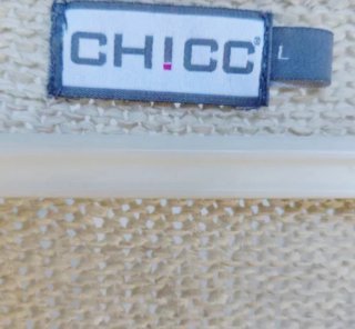 Jersey beige con escote en V