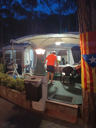 Carpa de jardín de hierro y tela