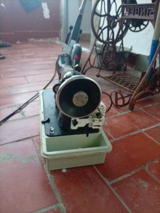 Máquina de coser Alfa