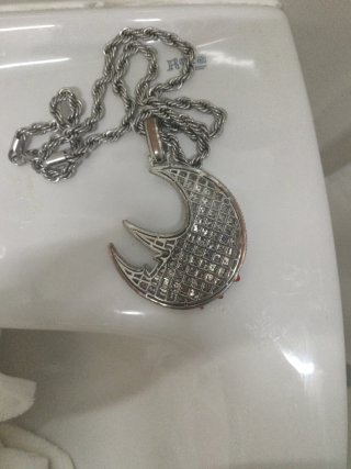 Cadena Luna con Circonitas y Detalles Rojos