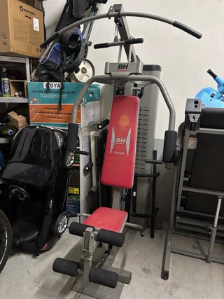 Máquina de pesas BH Strength