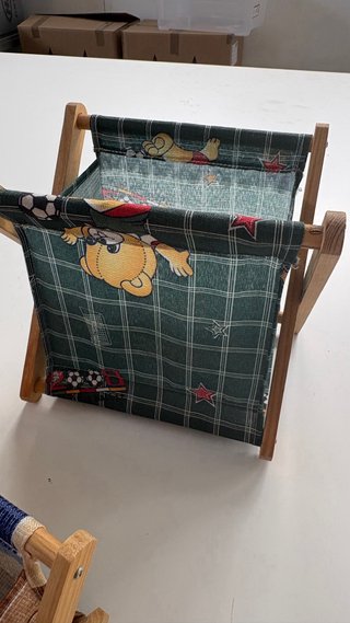 Revisteros de tela y madera