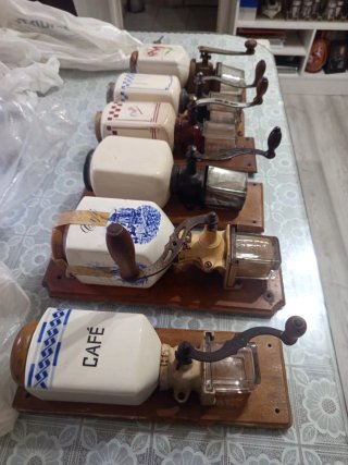 Lote 5 Molinillos de Café Vintage