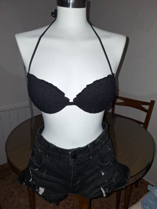 Pantalón corto vaquero negro desgastado