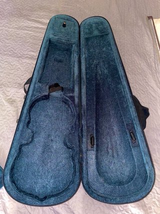 Violín con estuche y arco