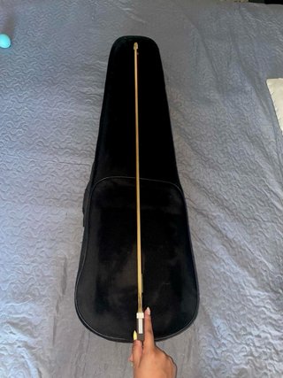 Violín con estuche y arco
