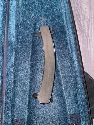 Violín con estuche y arco
