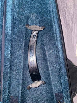 Violín con estuche y arco