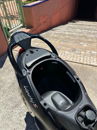 Piaggio Liberty 50cc Scooter Negra