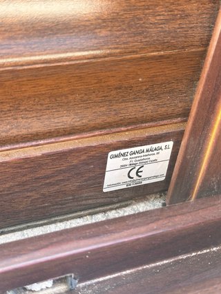 Ventana aluminio corredera marrón con climalit