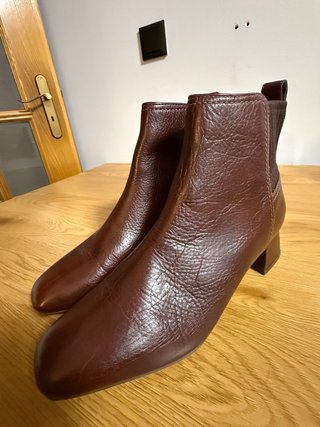Botas 100% couro castanhas tamanho 40