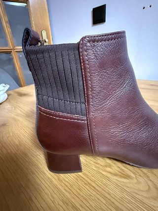 Botas 100% couro castanhas tamanho 40