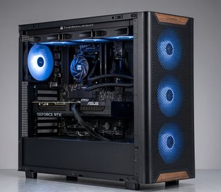PC Gaming Ryzen 7 7800X3D + RX 9060 XT | 32GB DDR5
