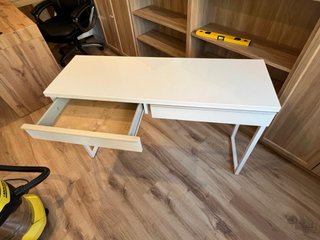Escritorio blanco moderno