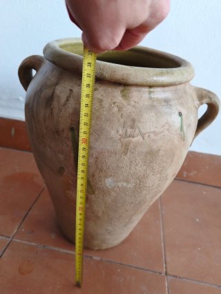 Tinaja antigua con asas