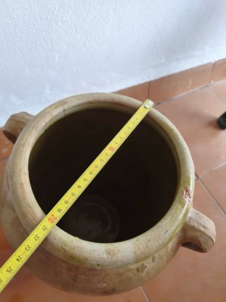 Tinaja antigua con asas
