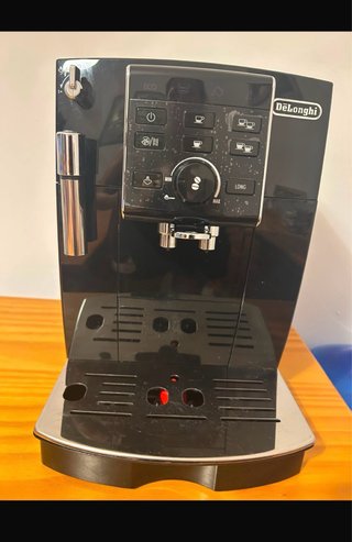 Cafetera DeLonghi Negra