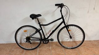 Bicicleta de paseo negra