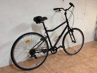 Bicicleta de paseo negra