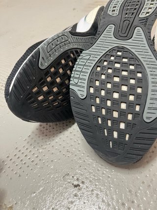 Zapatillas Adidas Negras y Plateadas