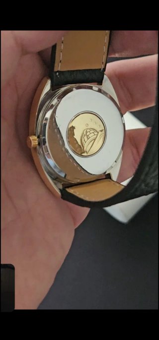 Omega Constellation C-Shape Automático bisel 18k