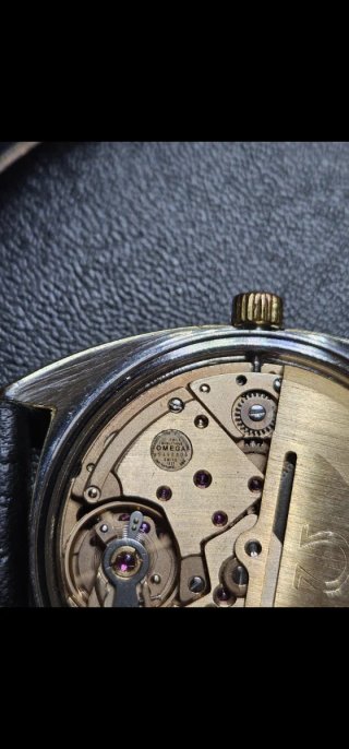 Omega Constellation C-Shape Automático bisel 18k