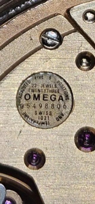 Omega Constellation C-Shape Automático bisel 18k