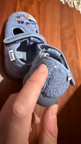 Pantuflas Tiburón Talla 25
