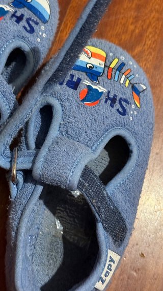 Pantuflas Tiburón Talla 25