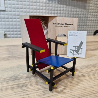 Miniatura Rood Blauwe Stoel. - Vitra
