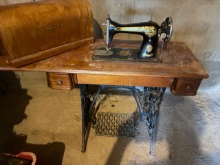 Máquina de coser Singer antigua
