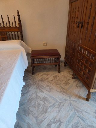 Dormitorio rústico madera maciza