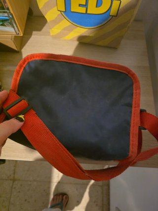 Bolsa Kmt Style negra y roja