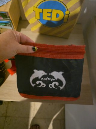 Bolsa Kmt Style negra y roja