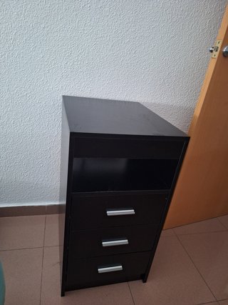 Cajonera negra de madera