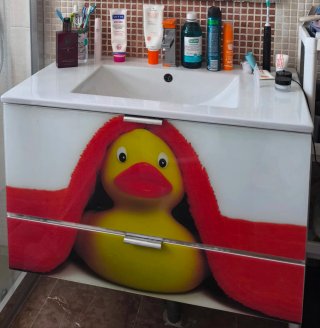 Mueble de baño con diseño de pato