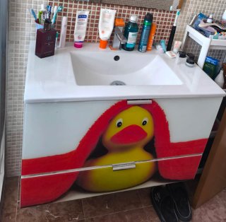 Mueble de baño con diseño de pato