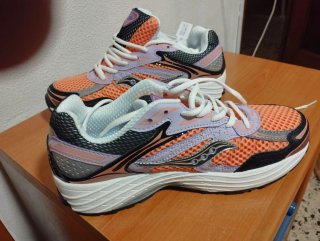 Zapatillas Saucony Naranja y Morado