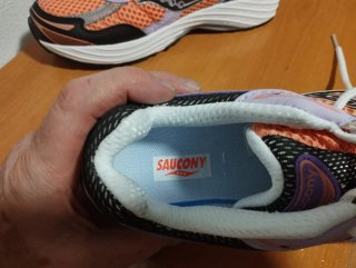 Zapatillas Saucony Naranja y Morado
