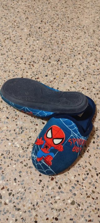 Zapatillas Spiderman niño azul y rojo ( Talla 30)