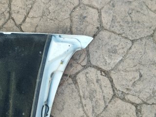 Capó Peugeot 205