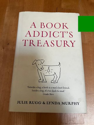 A BOOK ADDICTS TREASURE - JULIE RUGG - INGLÉS