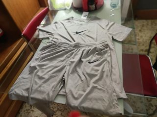 Conjunto Nike camiseta y pantalón corto