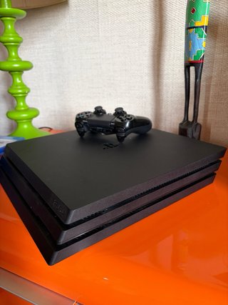 Consola Sony PS4 Pro Negra + 3 Juegos + 1 mando